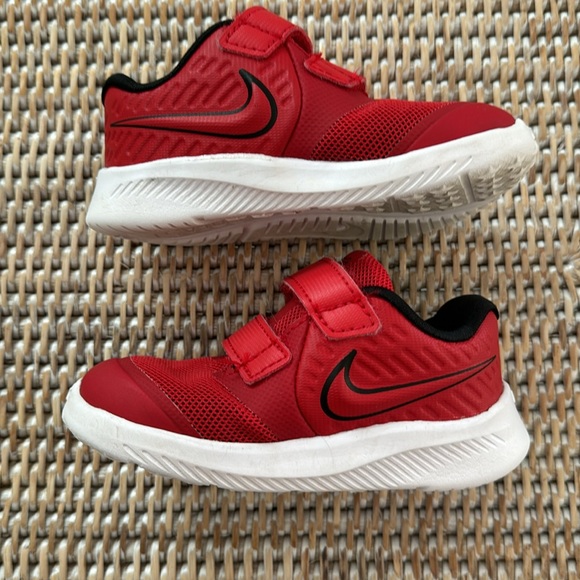 Nike Toodler Sneakers sz 6c - Picture 2 of 5